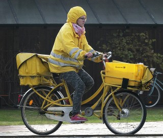 外卖骑手社保困境：权益保障与行业现状的碰撞2024新澳门正版免费资料